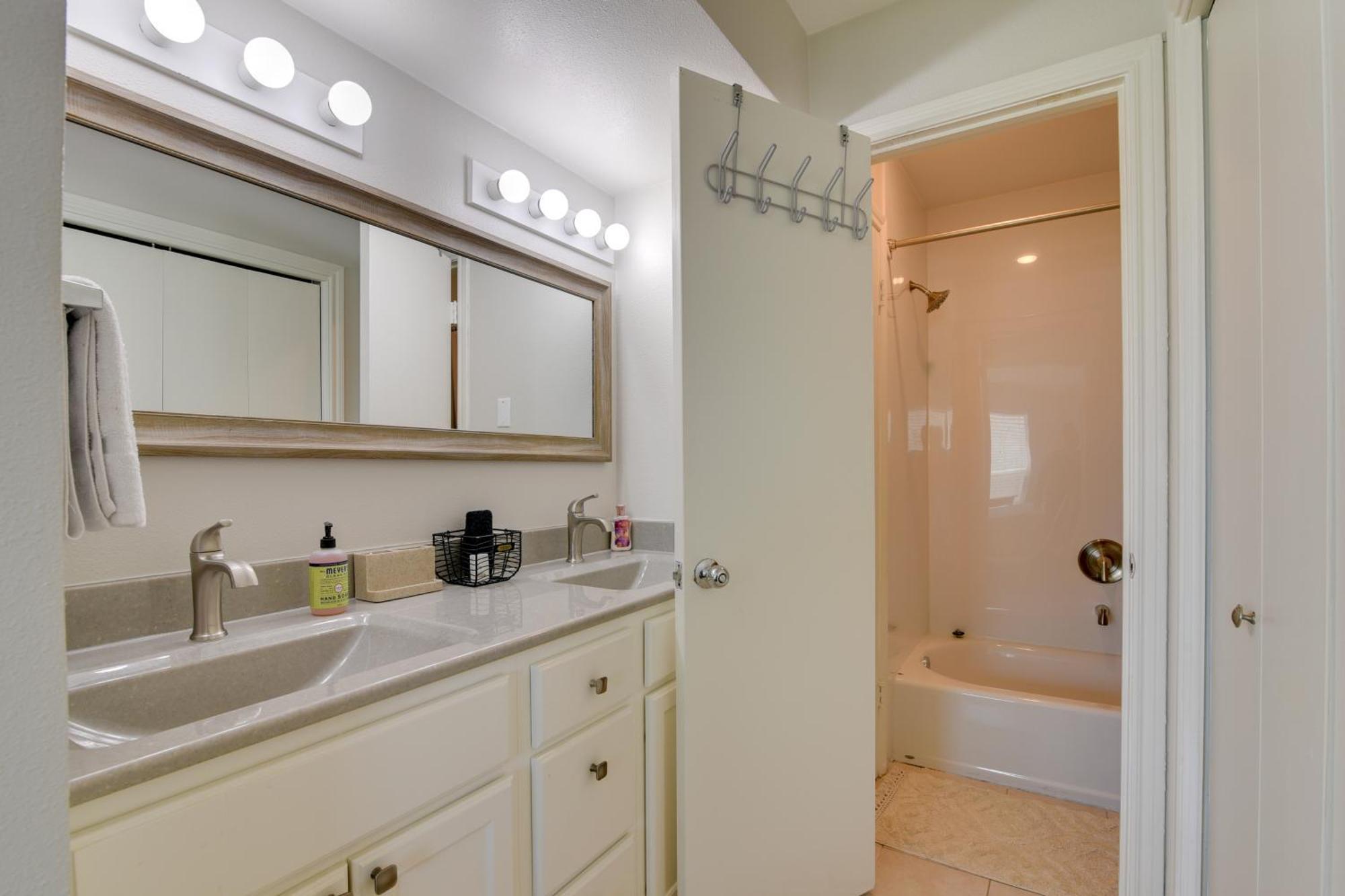 Galveston Townhome With Balconies Walk To Beach! Extérieur photo